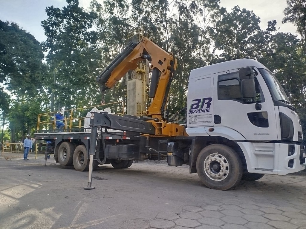 LOCAÇÃO CAMINHÃO MUNK